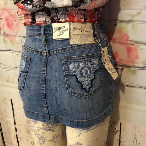 💋 3/$20 | NWT MUST Have Denim Mini Skirt - Picture 3 of 7